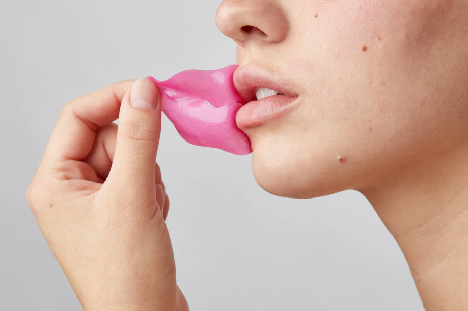 Pout Perfection: Discover the Benefits of a Hydrating Lip Sheet Mask